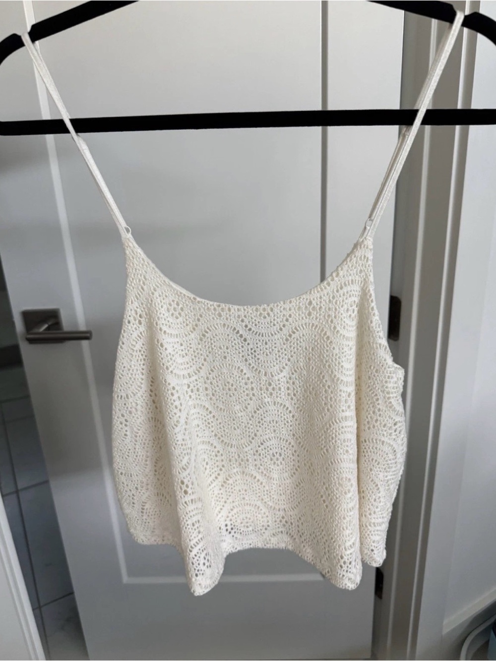 Forever 21 Crochet Lace Spaghetti Strap Tank Top - Cream Size Small NWT